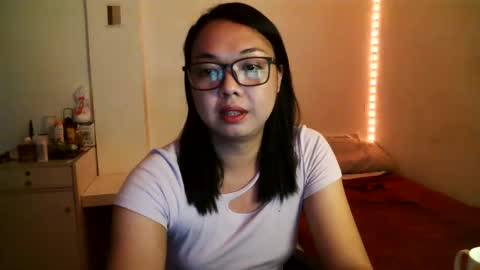 Snapshot of trishakera chatting on March 11, 4:43 am trisha online show from March 11, 4:43 am
