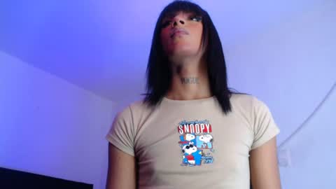Snapshot of trix_ebony chatting on June 24, 4:11 am trix_ebony online show from June 24, 4:11 am