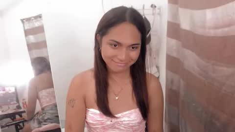 Trixie Love online show from May 1, 5:01 am