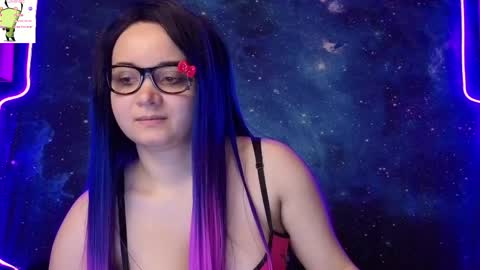 Snapshot of trixiedoescamcam chatting on April 28, 2:27 am trixiedoescamcam online show from April 28, 2:27 am
