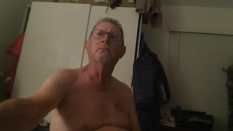 Snapshot of troffer1020 chatting on October 24, 2:52 am Troffer online show from October 24, 2:52 am