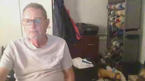 Snapshot of troffer1020 chatting on April 2, 3:26 am Troffer online show from April 2, 3:26 am