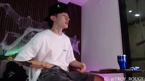 Troy online show from October 21, 7:47 pm