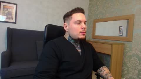 Snapshot of troystroud chatting on December 15, 8:40 am TroyStroud online show from December 15, 8:40 am