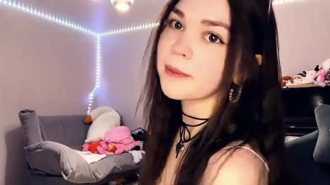 Esmi online show from April 25, 3:09 pm