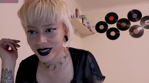 Cait online show from October 8, 3:04 am