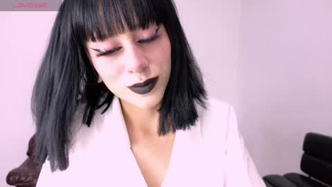 Cait online show from April 25, 2:25 am