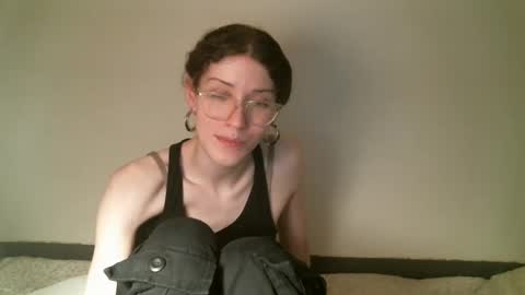 Snapshot of ts_librarian chatting on February 27, 3:47 am Elisabeth online show from February 27, 3:47 am