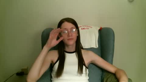 Snapshot of ts_librarian chatting on September 22, 3:19 am Elisabeth online show from September 22, 3:19 am