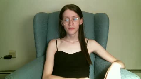 Snapshot of ts_librarian chatting on October 4, 5:16 am Elisabeth online show from October 4, 5:16 am