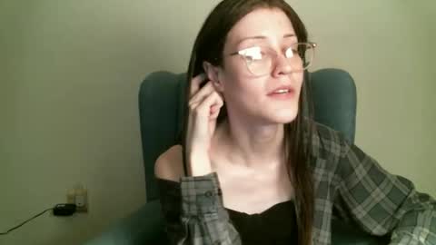 Snapshot of ts_librarian chatting on October 19, 6:58 am Elisabeth online show from October 19, 6:58 am
