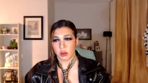 tsbigmilk online show from February 6, 9:23 am