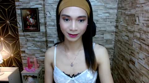Snapshot of tscumbitch chatting on December 11, 9:52 am Tina online show from December 11, 9:52 am