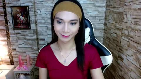 Snapshot of tscumbitch chatting on February 11, 10:15 am Tina online show from February 11, 10:15 am