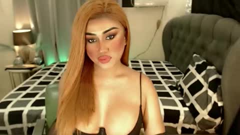 SEDUCTIVEmistresCUMS online show from October 2, 6:20 am