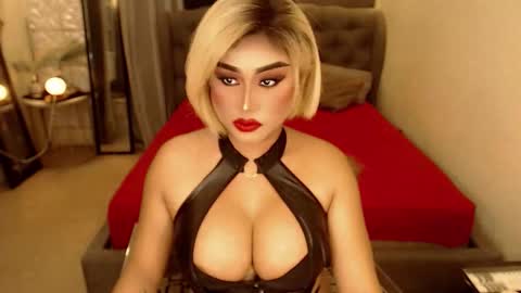 SEDUCTIVEmistresCUMS online show from March 18, 6:49 am