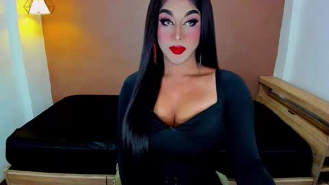 Snapshot of tsmamahmerslove chatting on March 9, 8:24 pm Nicoleeee online show from March 9, 8:24 pm