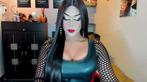 Nicoleeee online show from June 24, 9:25 pm