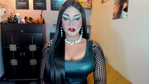 Nicoleeee online show from July 18, 7:39 pm