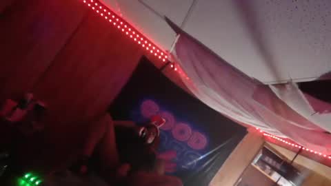 Snapshot of tsnitra chatting on December 15, 12:28 pm TsNitra online show from December 15, 12:28 pm