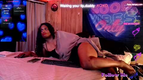 Snapshot of tsnitra chatting on September 23, 11:13 am TsNitra online show from September 23, 11:13 am