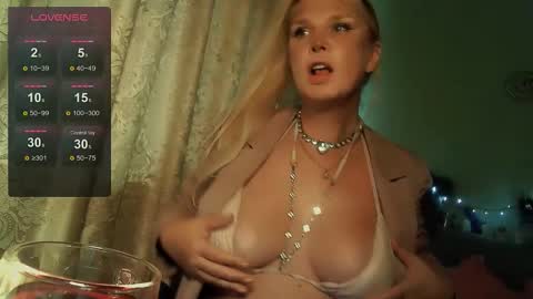 Annika online show from October 15, 9:09 am