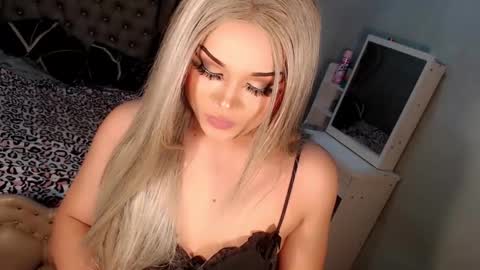 jayvie online show from October 3, 5:21 pm