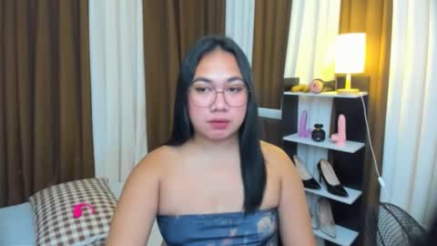 Karen Oquio online show from October 2, 5:47 am