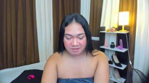 Karen Oquio online show from October 9, 5:27 am