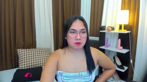 Karen Oquio online show from October 18, 5:14 pm