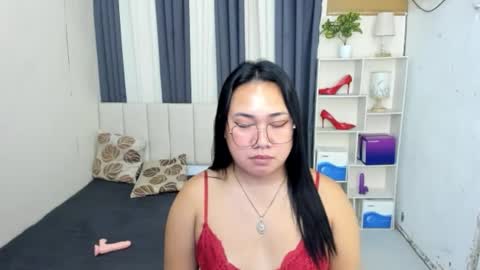 Karen Oquio online show from January 17, 1:54 am