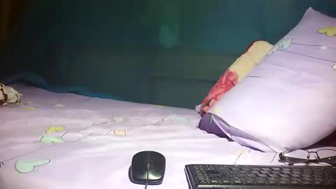 Mae online show from December 10, 10:26 pm