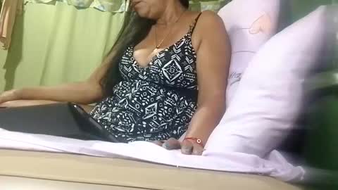 Mae online show from November 7, 8:09 pm