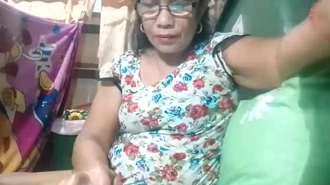 Mae online show from April 7, 10:20 pm