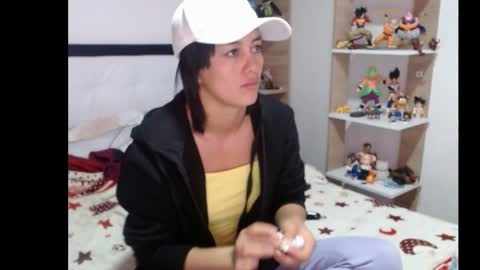 Snapshot of tucomplic69 chatting on May 20, 12:00 pm tucomplic69 online show from May 20, 12:00 pm