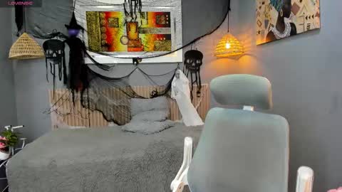 tulunaroja online show from November 2, 12:29 pm