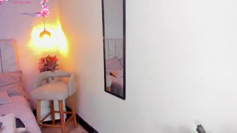 Snapshot of tutu_milf chatting on February 15, 12:03 pm Tutu online show from February 15, 12:03 pm