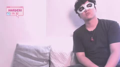 Snapshot of tuxxxedo_ble chatting on April 29, 4:00 pm tuxedo mayo online show from April 29, 4:00 pm