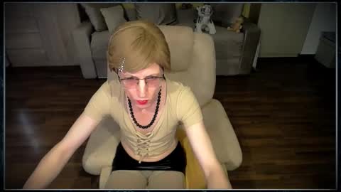 Snapshot of tvclementine chatting on September 16, 7:42 am Clementine online show from September 16, 7:42 am