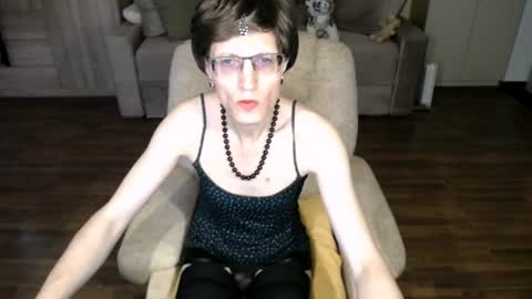 Snapshot of tvclementine chatting on July 19, 8:51 am Clementine online show from July 19, 8:51 am