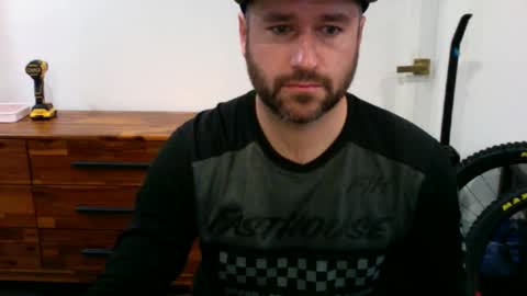 twattickler96 online show from November 12, 5:46 pm