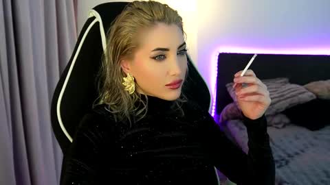 MayCarrey online show from March 11, 11:00 pm