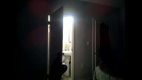 Snapshot of twest84 chatting on February 15, 8:54 am twest84 online show from February 15, 8:54 am