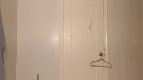 Snapshot of twest84 chatting on October 29, 9:55 am twest84 online show from October 29, 9:55 am