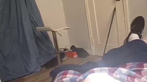 Snapshot of twest84 chatting on November 2, 10:45 pm twest84 online show from November 2, 10:45 pm