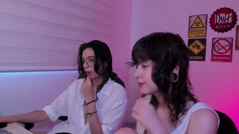 Snapshot of twilightmuses chatting on February 23, 10:29 pm Eve Lili online show from February 23, 10:29 pm