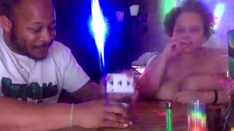 Snapshot of twinandlea chatting on January 18, 3:53 am Twin and Lea online show from January 18, 3:53 am