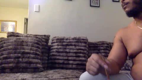 Snapshot of twinandlea chatting on February 28, 2:56 am Twin and Lea online show from February 28, 2:56 am