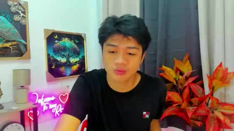 Snapshot of twink_blaze chatting on February 5, 2:27 am BLAZE online show from February 5, 2:27 am