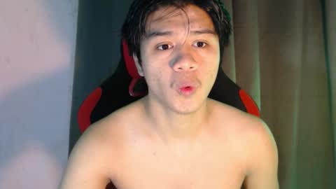 Snapshot of twink_blaze chatting on March 13, 10:33 am BLAZE online show from March 13, 10:33 am